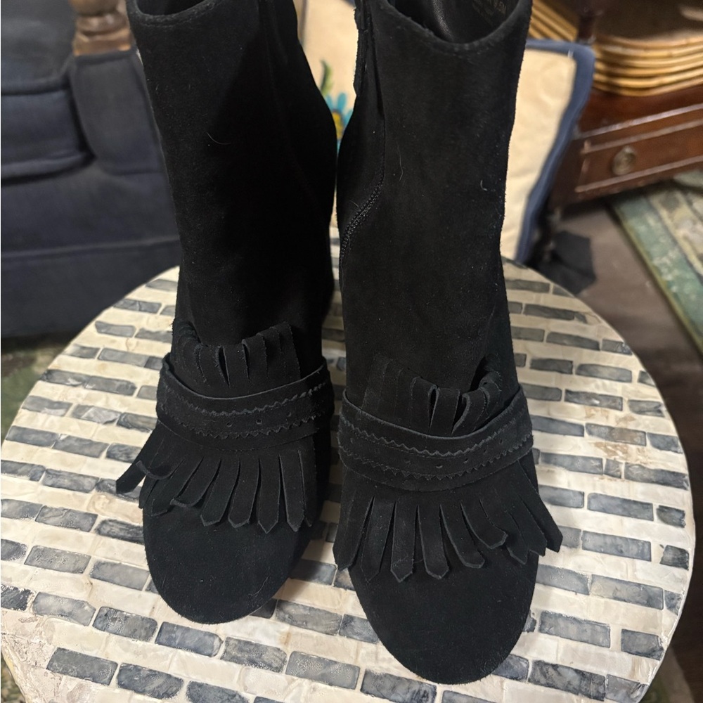Etienne Aigner Marina Moc Fringe black suede boots size 9.5